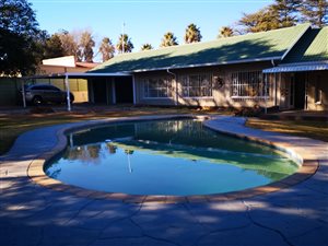 4 Bed House in Brackenhurst