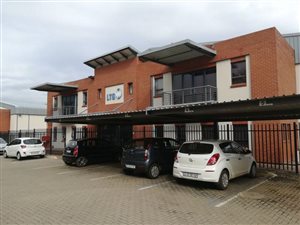 2700 m² Commercial space in Pomona