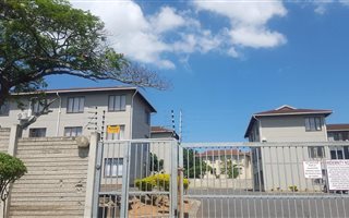 2 Bedroom Apartment in Brackenham
