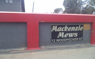 2 Bedroom Apartment in Mackenzie Park