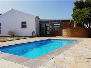 3 Bedroom House in Van Riebeeckstrand