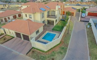 4 Bedroom House in Summerset