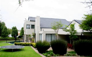 4 Bedroom House in Kyalami Estate