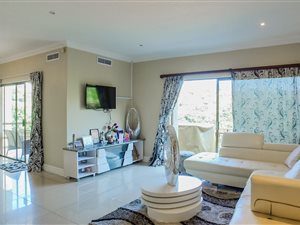 4 Bed Duplex in La Lucia