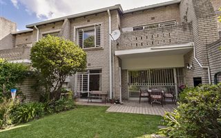 3 Bedroom Townhouse in Victory Park