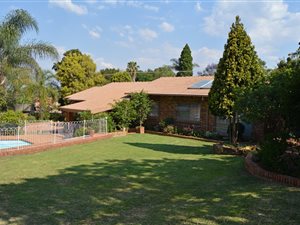 5 Bedroom House in Waterkloof Heights