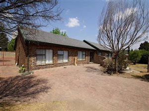 4 Bed House in Ermelo