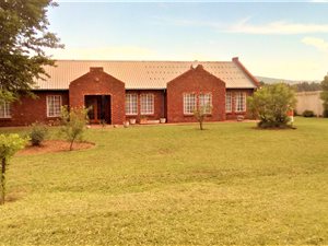1.4 ha Farm in Kameeldrift West
