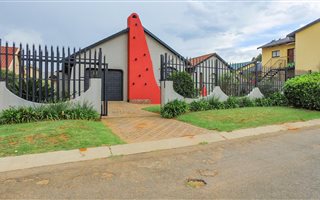 3 Bedroom House in Lenasia South