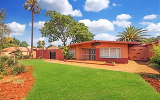 3 Bedroom House in Rowhill