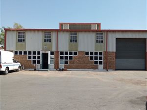306 m² Industrial space in Denver