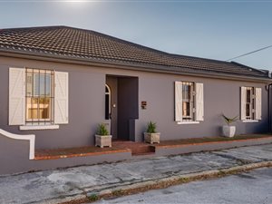 2 Bed House in Richmond Hill