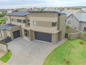 3 Bed House in Midstream Ridge Estate