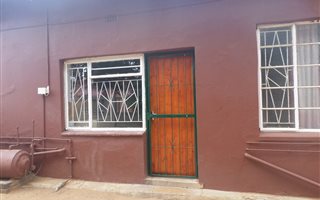 1 Bedroom Apartment in Vryburg