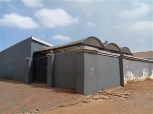 3 Bed House in Protea Glen