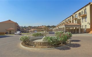 2 Bedroom Townhouse in Norkem Park
