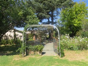 10.3 ha Farm in Hartzenbergfontein