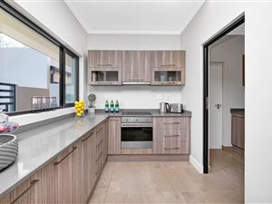 3 Bed House in Bryanston