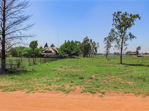1.6 ha Land available in Highbury