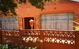 5 Bedroom House in Nigel Central