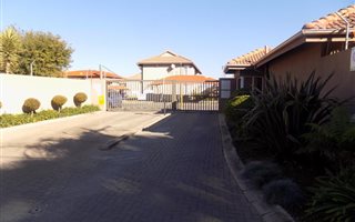 2 Bedroom Townhouse in Brentwood