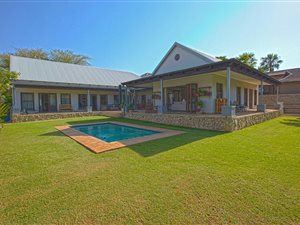 5 Bedroom House in Silver Lakes Golf Estate