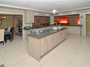 4 Bed House in Kensington B