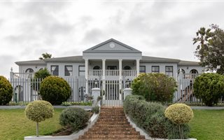 6 Bedroom House in Loevenstein