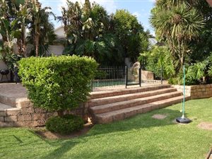 5 Bed House in Homestead Park