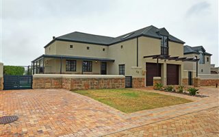 4 Bedroom House in Atlantic Beach