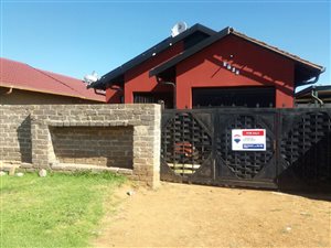 3 Bed House in Lakeside