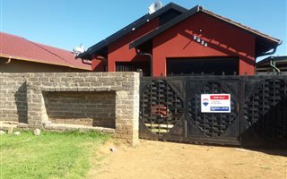 3 Bedroom House in Lakeside