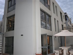 5 Bed House in Waterfront