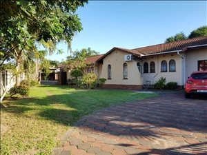 4 Bed House in Veld En Vlei