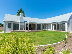 4 Bed House in Kingswood Golf Estate