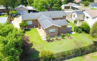 3 Bedroom House in Brackendowns