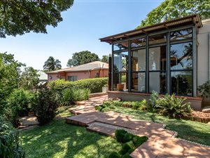 4 Bed House in Manor Gardens