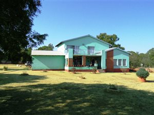 2 ha Farm in Rayton