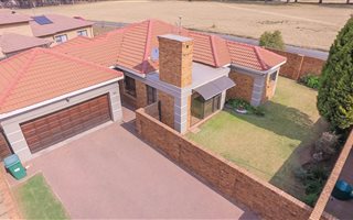 3 Bedroom Townhouse in Newmarket Park