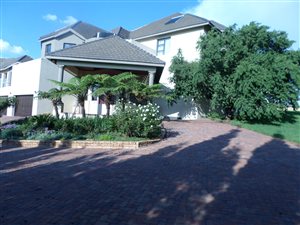 8 Bed House in Mooikloof Equestrian Estate