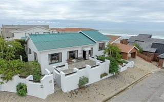 3 Bedroom House in Jeffreys Bay