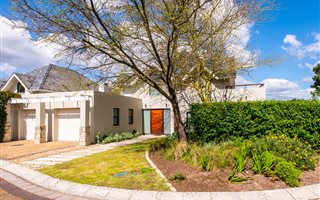 4 Bedroom House in Pearl Valley