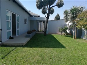 7 Bed House in Highlands North