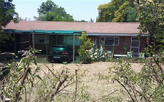 2 Bedroom Garden Cottage in Lanseria and surrounds