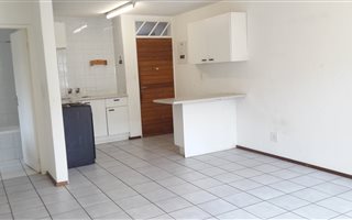 3 Bedroom Apartment in Westdene