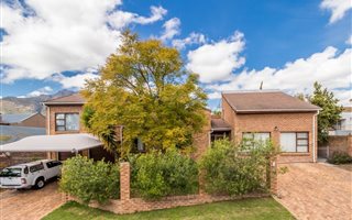 4 Bedroom House in Paradyskloof