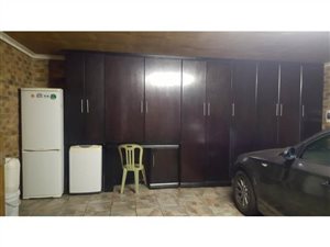3 Bed Townhouse in Honeydew Manor