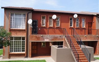 2 Bedroom Apartment in Laser Park