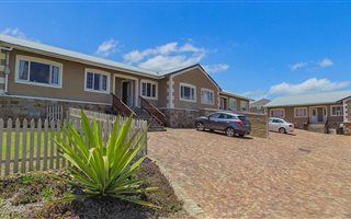 2 Bedroom Townhouse in Oatlands North