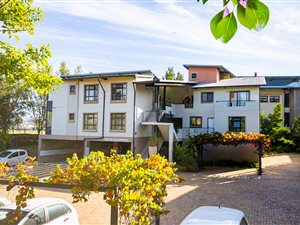 3 Bed Apartment in Somerset West Central